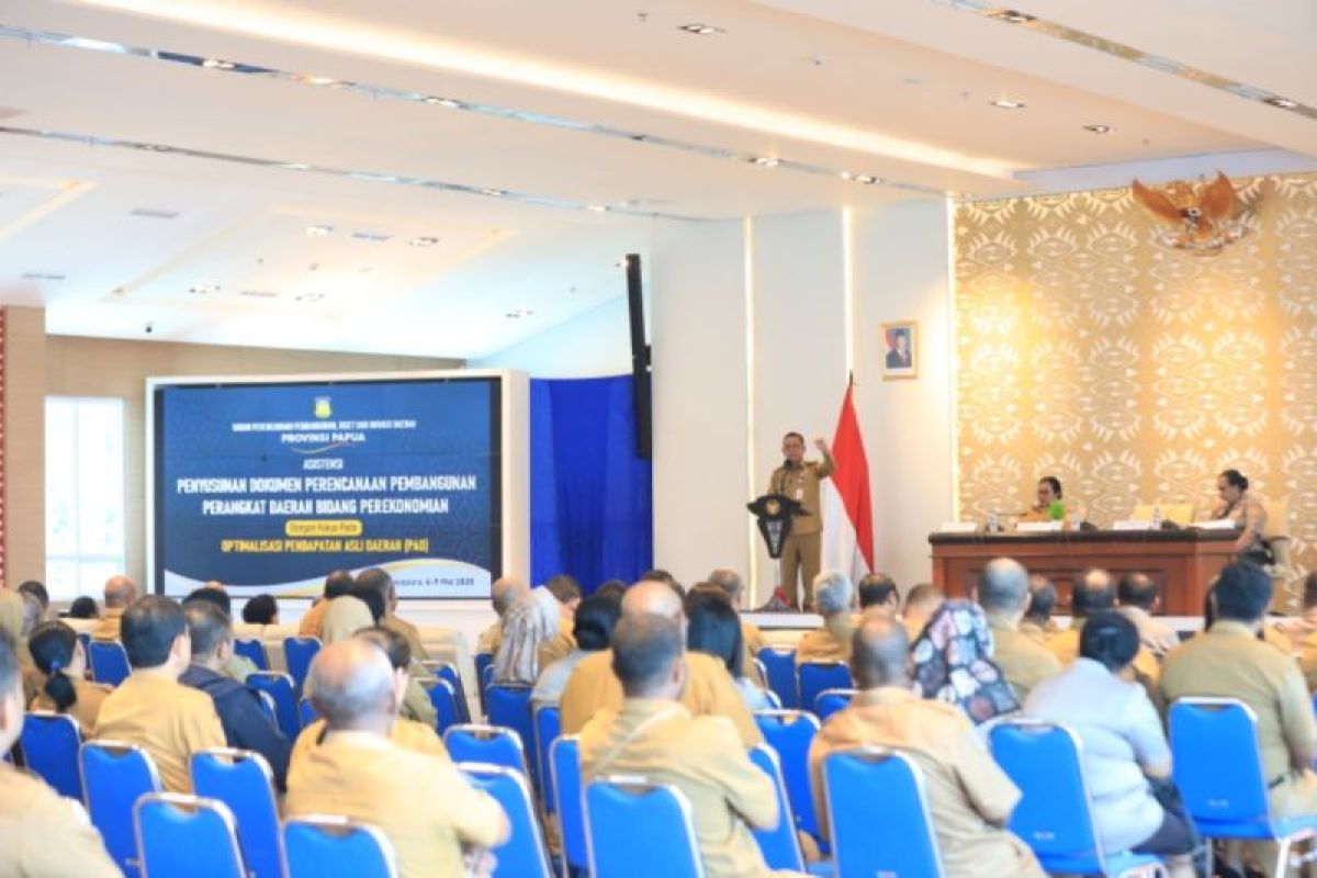 Pj Gubernur minta OPD mulai memungut potensi sumber PAD di Papua
