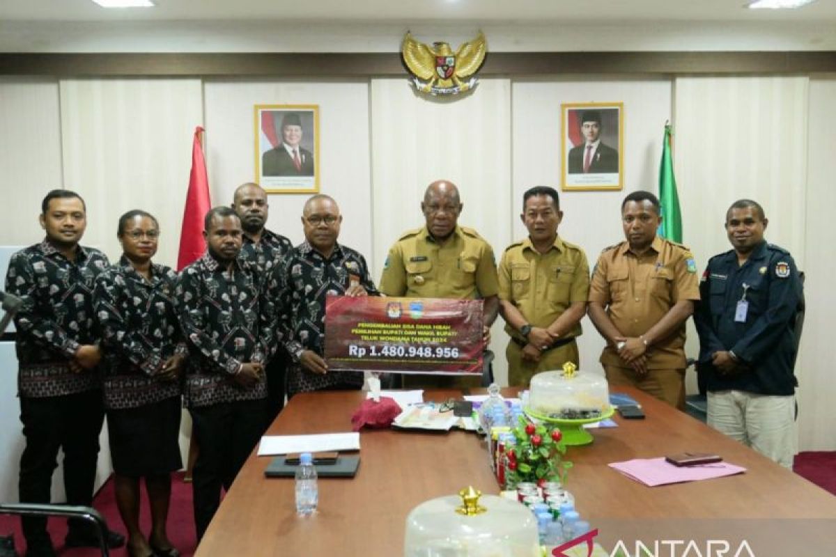 KPU Wondama kembalikan sisa dana hibah Pilkada 2024