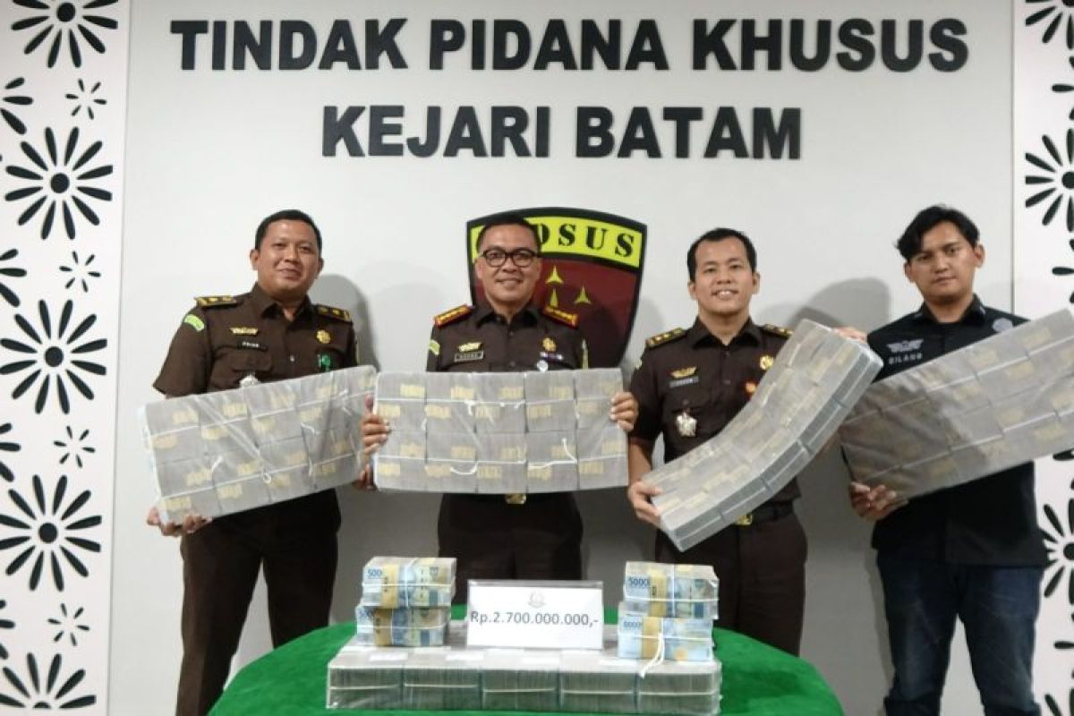 Kejari Batam terima pembayaran pidana uang pengganti Rp2,7 M