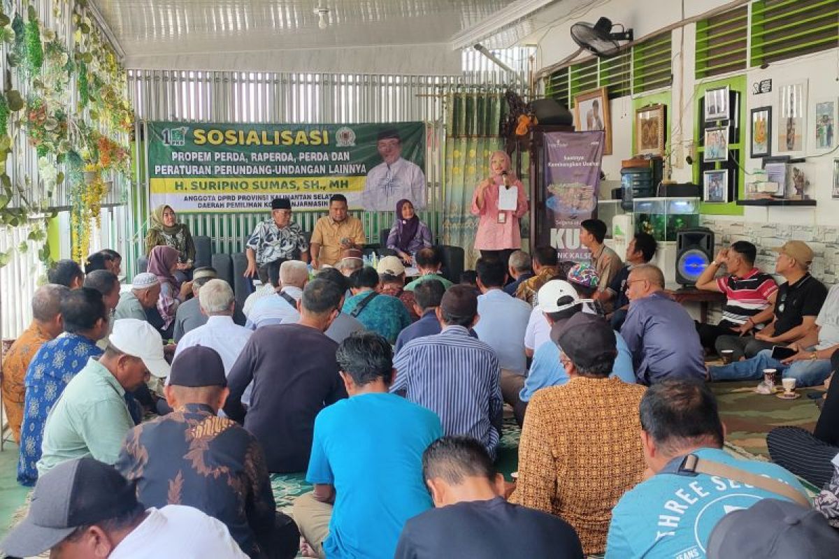 Anggota DPRD Kalsel Suripno Sosper perbankan
