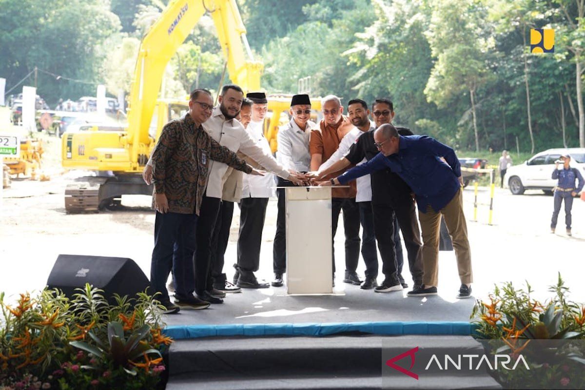 Zigo Rolanda : Perbaikan Jalan Air Dingin Solok dukung pengembangan PLTP