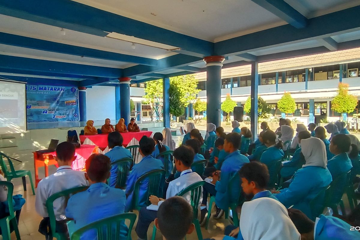 Kader Jumantik DBD dari kalangan siswa dibentuk di Mataram