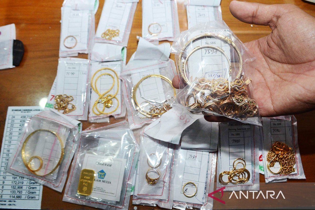 Harga emas di Pegadaian hari ini naik hingga Rp7.000 per gram