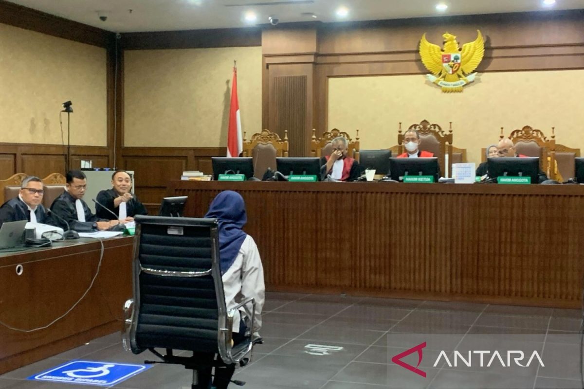 Saksi sempat menangis saat beri kesaksian dalam kasus Hasto