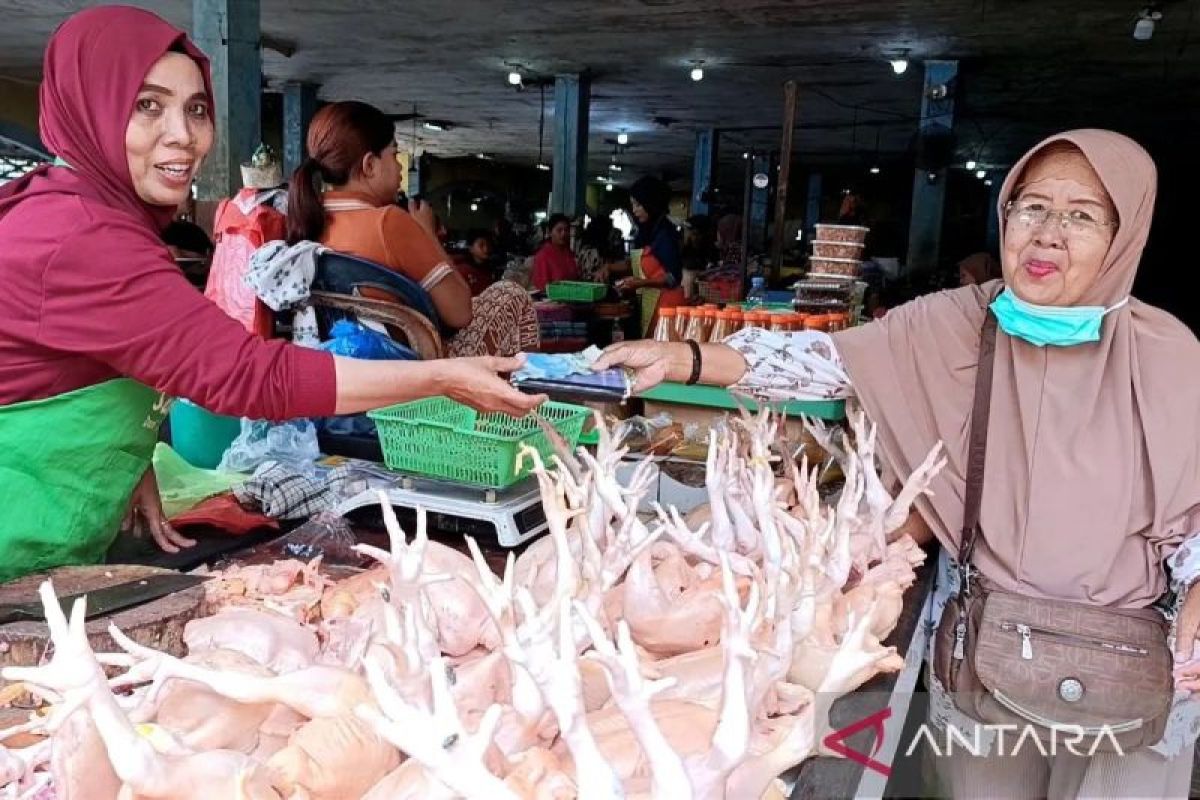 Bapanas: Harga daging ayam Rp34.438/kg, cabai rawit Rp57.117/kg