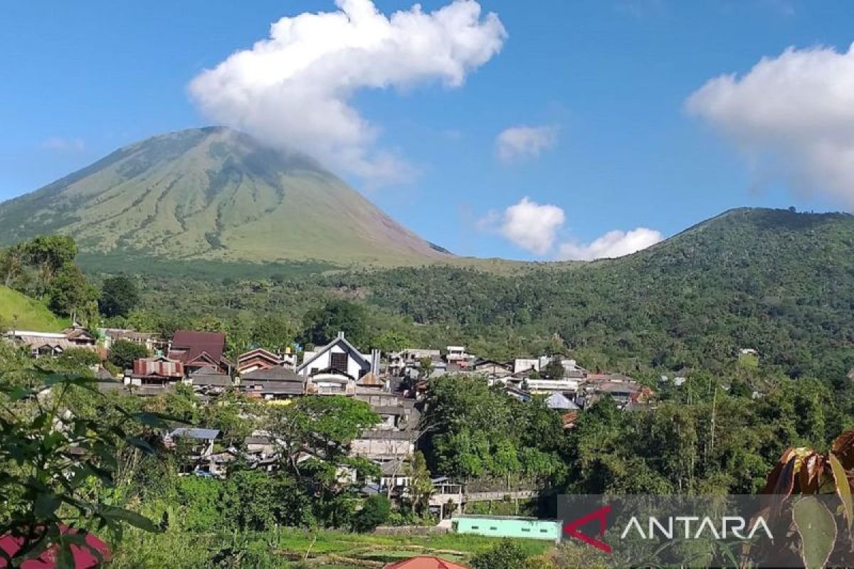 Gunung Dukono Halmahera erupsi, asap dan abu vulkanik muncul Kamis pagi