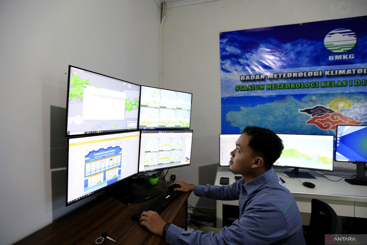 Cuaca mayoritas wilayah diprakirakan hujan ringan-sedang