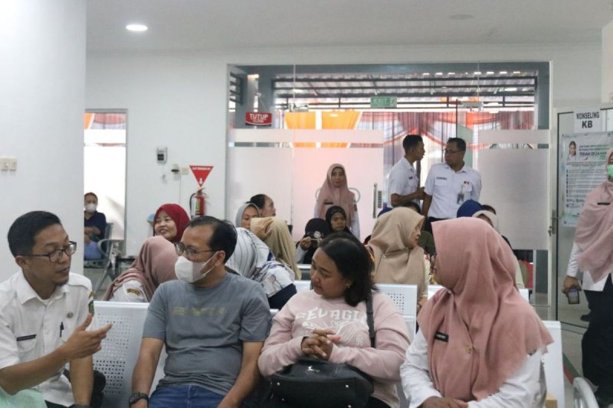 Dukung program pemerintah, KAI gelar pelayanan KB di Madiun