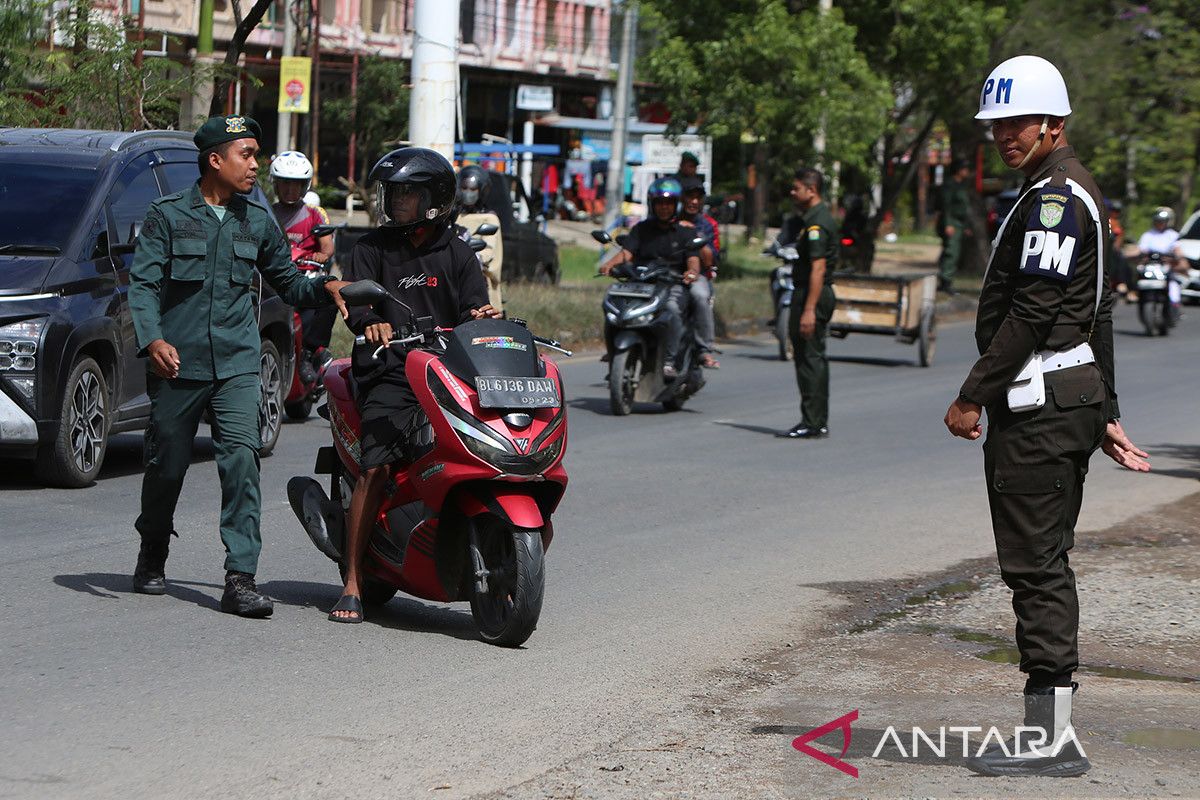 FOTO - Razia pelanggaran busana muslim di Aceh