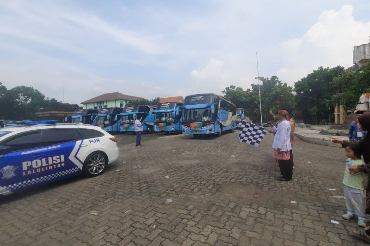 Kemenag berangkatkan  1.496 calon haji dari Semarang