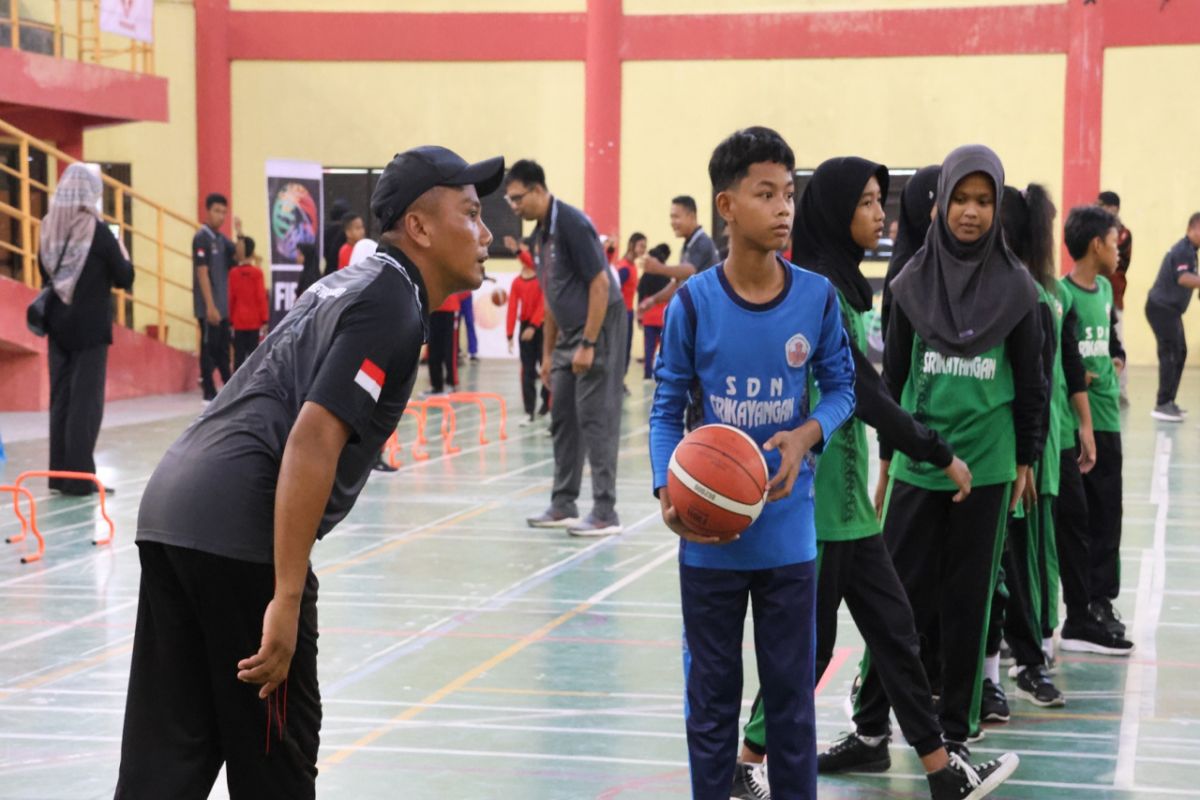 Sebanyak 120 siswa SD di Kulon Progo ikuti "Basketball For Good"