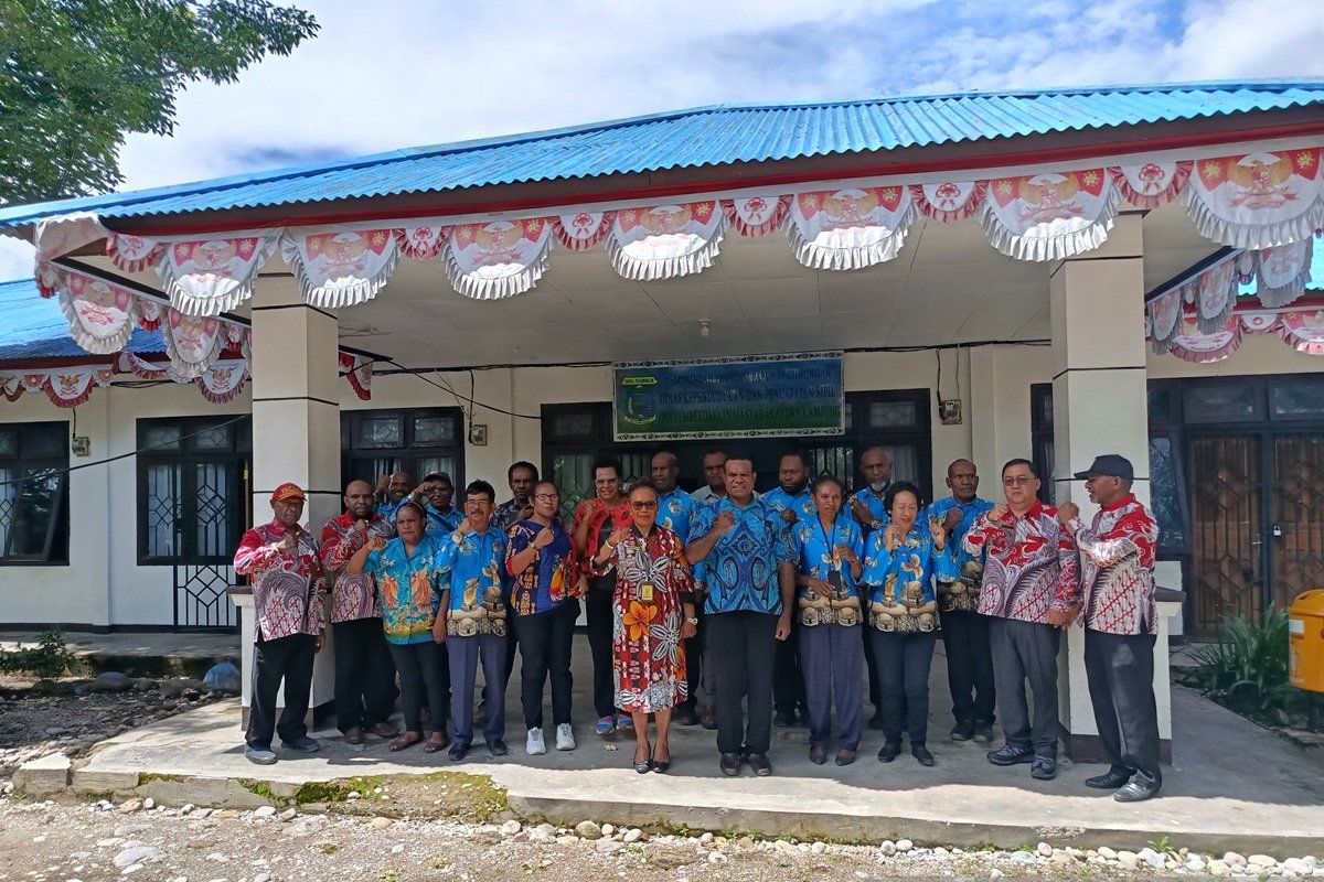 Pemprov Papeg minta pemkab bentuk kampung adat menjaga kearifan lokal