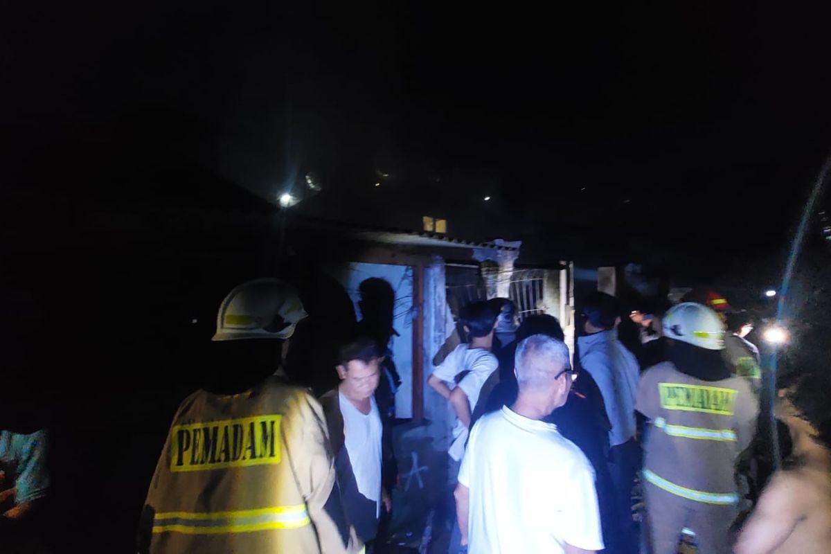 Kebakaran rumah di Pademangan diduga akibat kebocoran gas