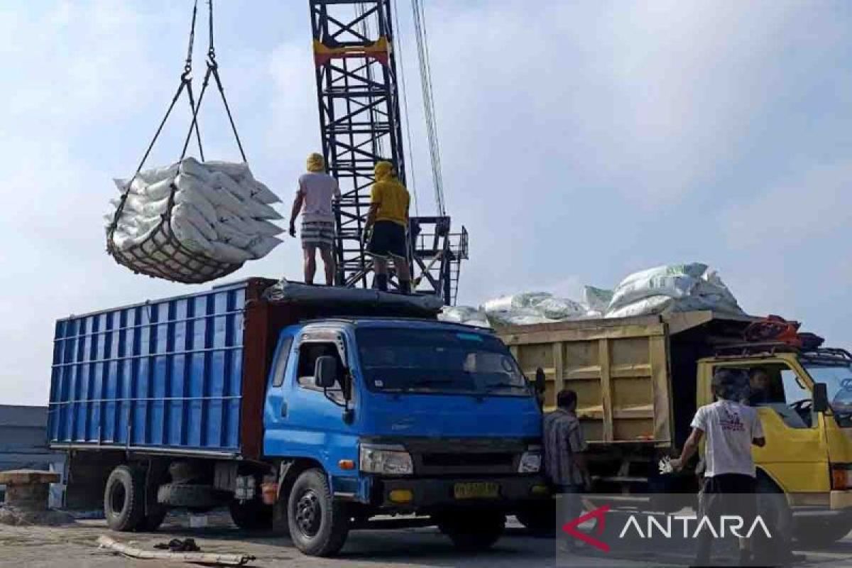 Bupati Kotim targetkan 2027 dermaga barang pindah ke Bagendang