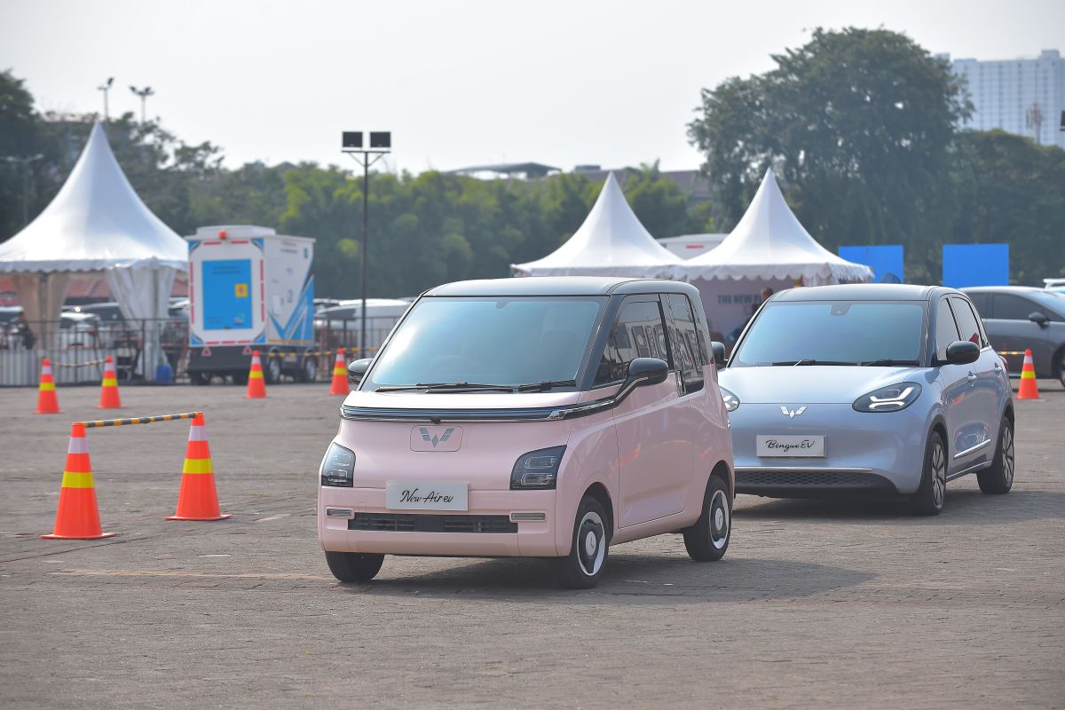 Wuling tawarkan uang muka ringan hingga hadiah mobil selama Mei 2025