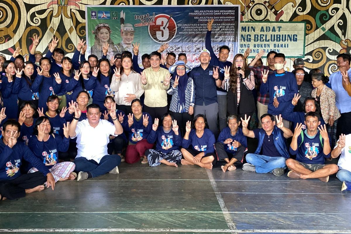 Angela-Suhuk  janjikan kemudahan internet saat kampanye di Rukun Damai