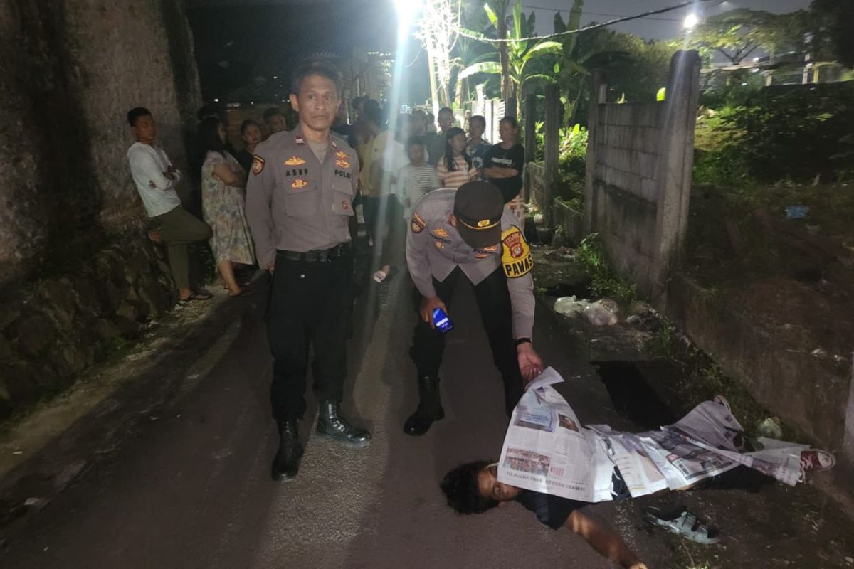 Seorang pria diduga tewas dibunuh di Kalideres