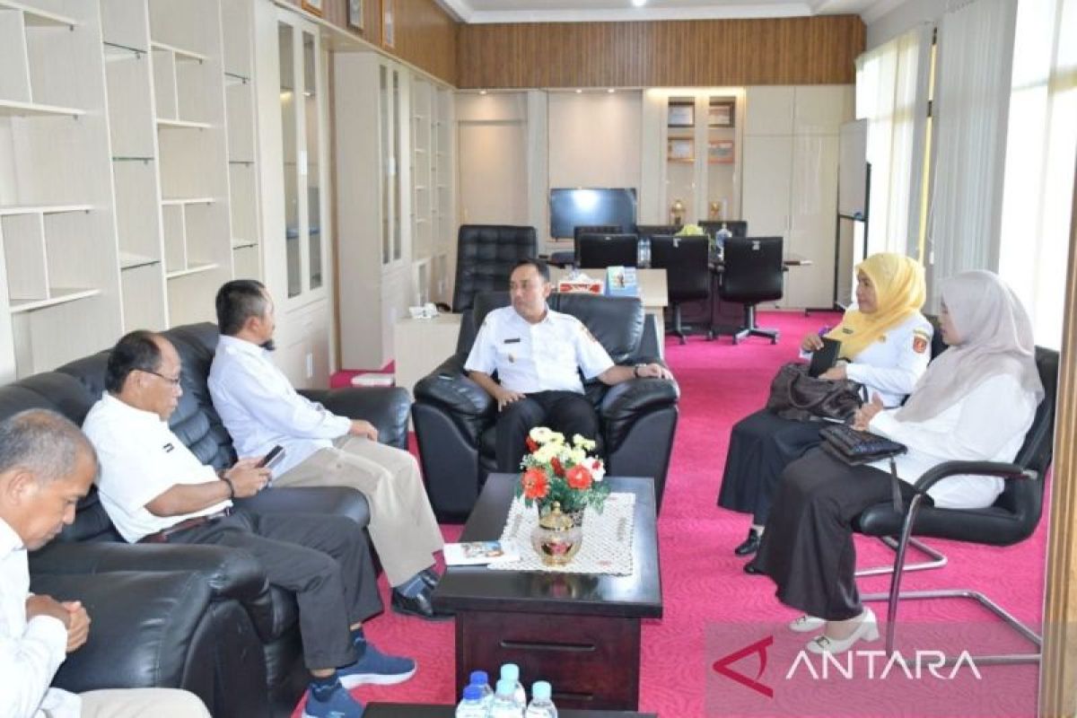 Pemkab Agam gandeng BPOM Payakumbuh awasi obat-makanan