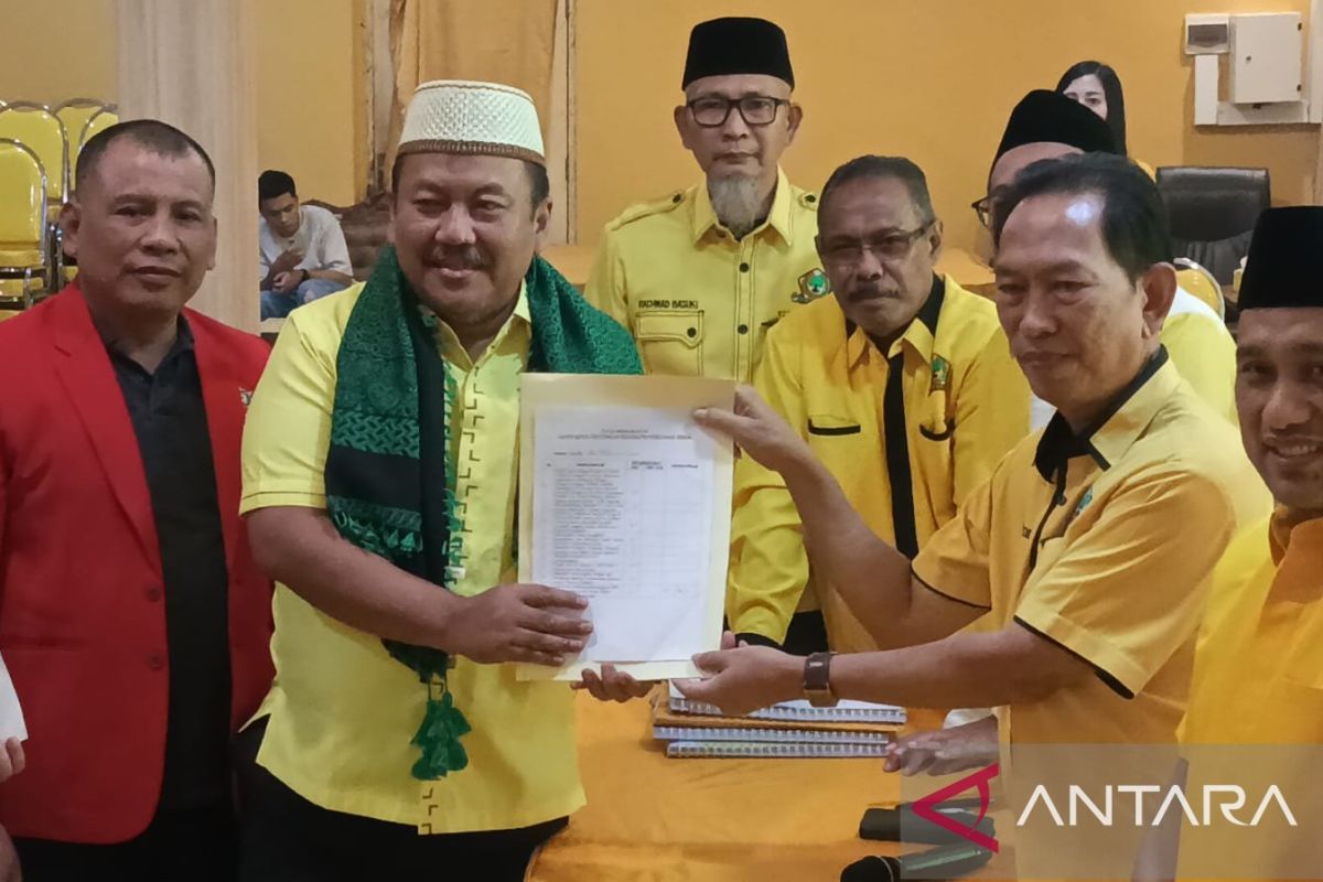 Anggota DPR RI Ali Mufthi daftar calon Ketua Golkar Jatim