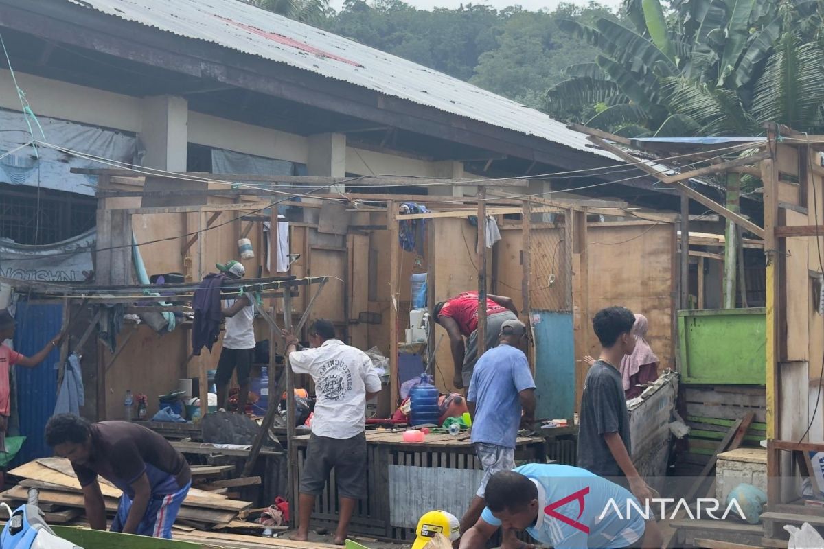 Manokwari gelontorkan Rp2,7 miliar bagi warga terdampak huntara