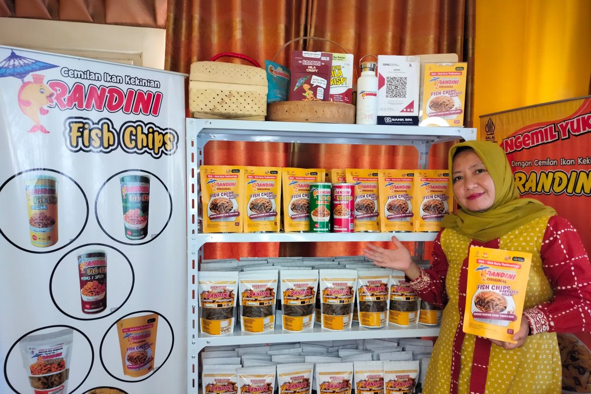 Sulap ikan mini jadi camilan kekinian, tembus pasar Hong Kong