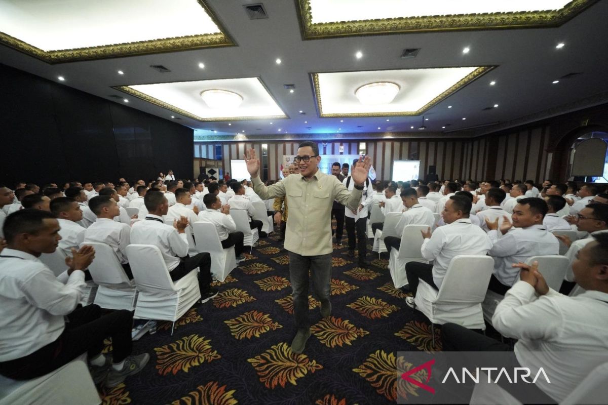 Kerja di luar negeri jangan cuma cari uang, kata Menteri P2MI