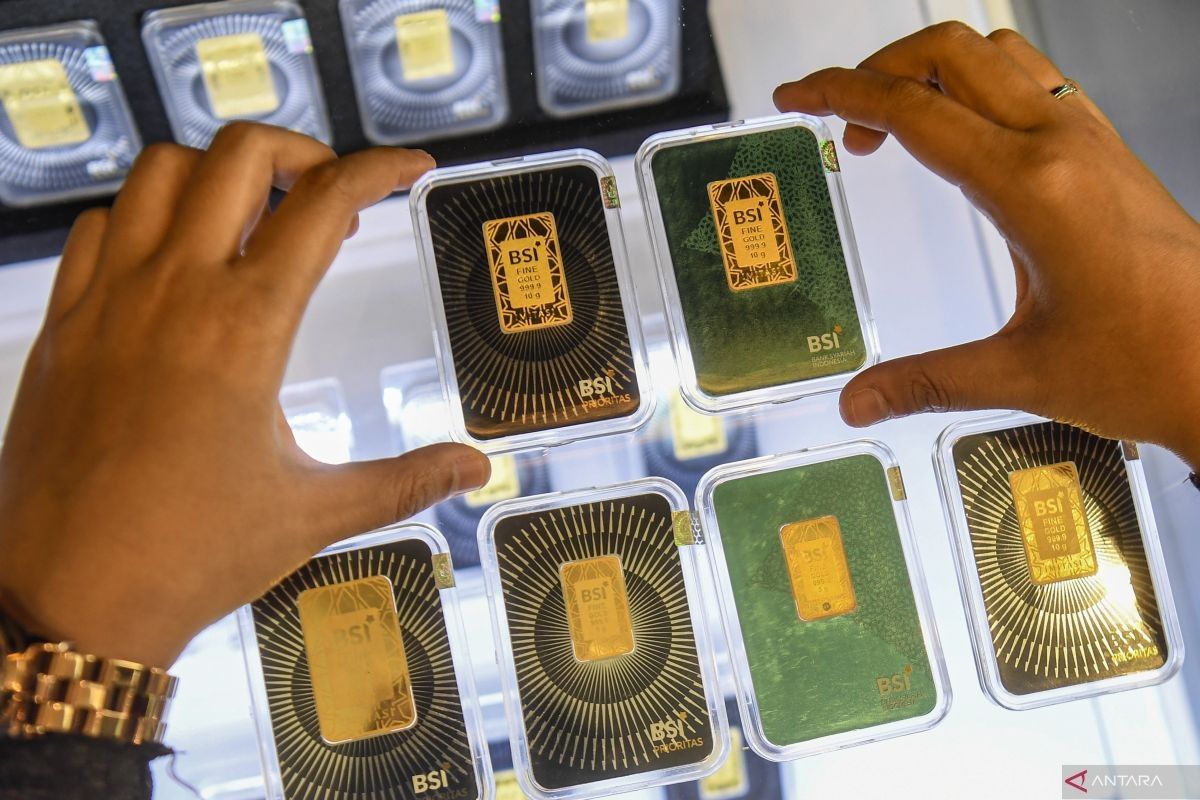Harga emas Antam pada 9 Mei merosot Rp27.000, jadi Rp1,926 juta per gram