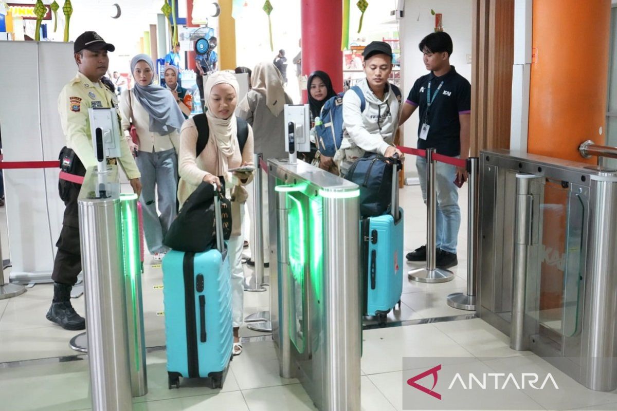 KAI Sumut sediakan 51.880 tiket kereta sambut libur Waisak 
