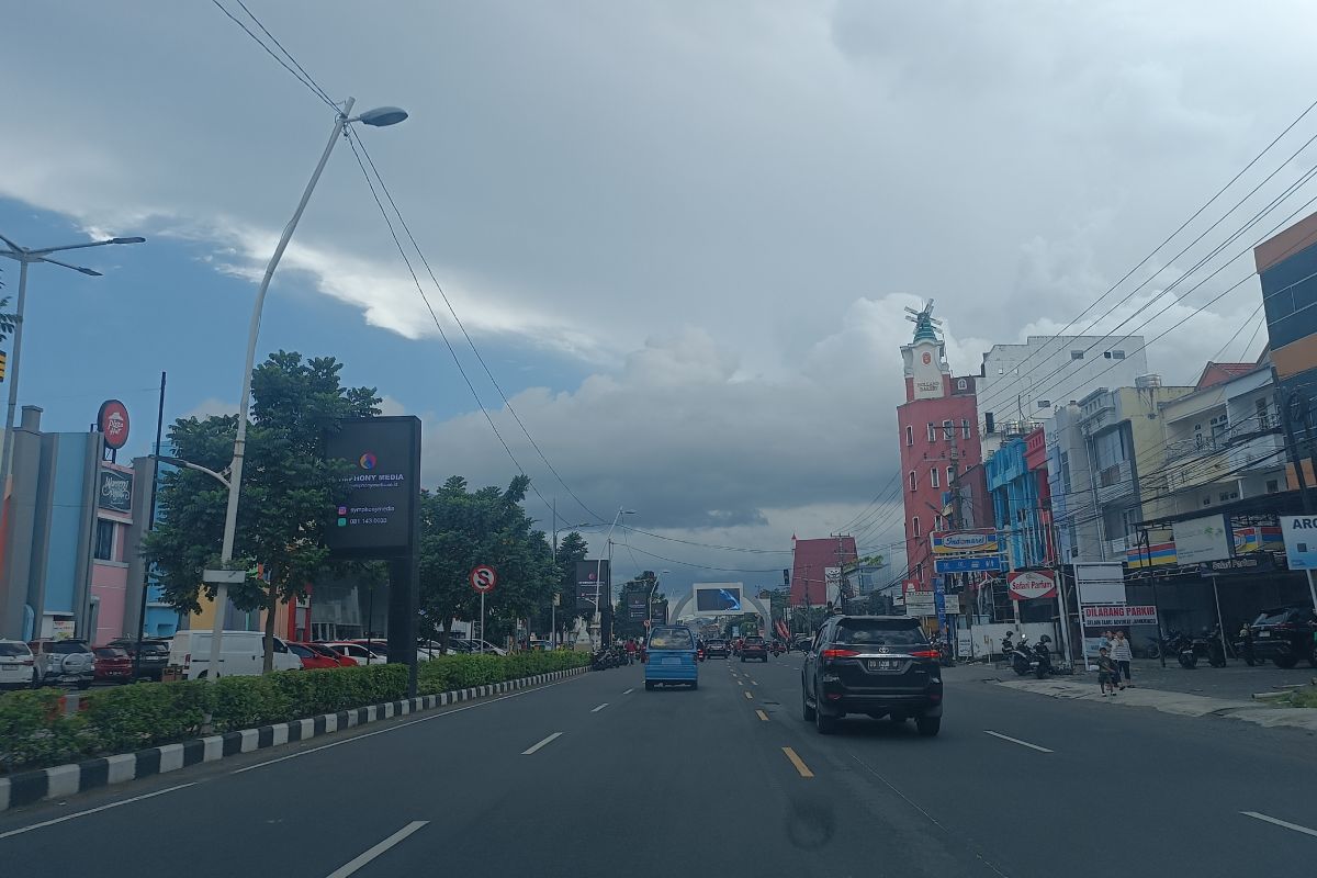Cuaca mayoritas wilayah Indonesia berpotensi hujan ringan, termasuk Serang