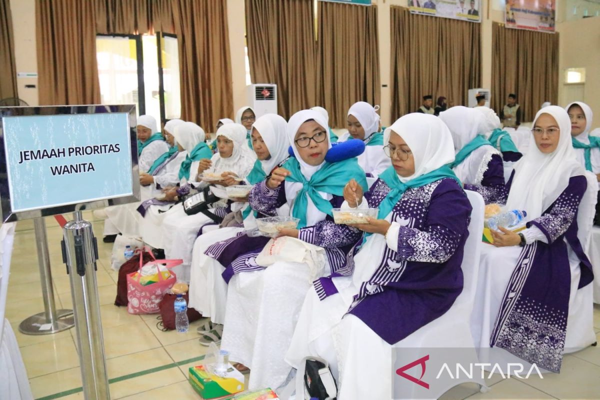 Ketua PPIH Sumbar sarankan CJH selalu gembira agar tetap sehat