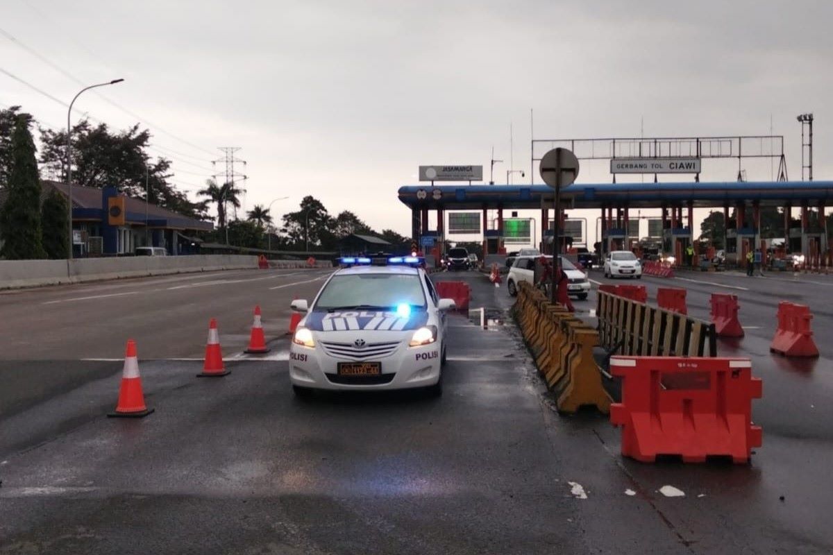 Tol Jagorawi arah Puncak diberlakukan lalu lintas "contraflow"