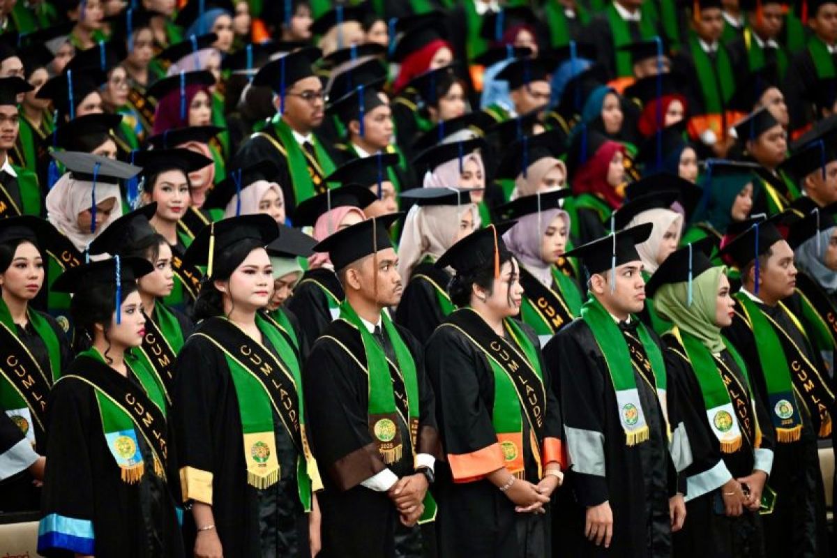 Wisuda 1.898 lulusan, Rektor USU : Kita harus mampu beradaptasi dan berinovasi