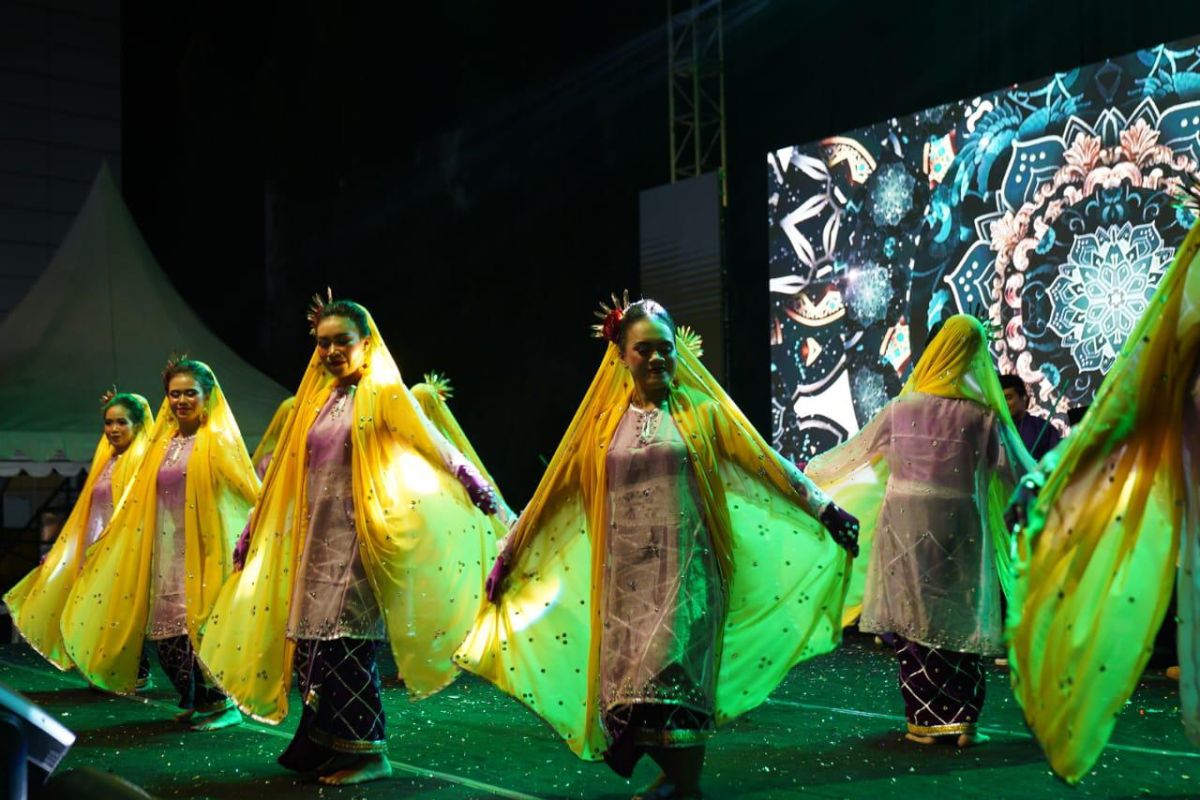 Tarian Kemilau Khatulistiwa raih Juara III Indonesian International Arts Festival