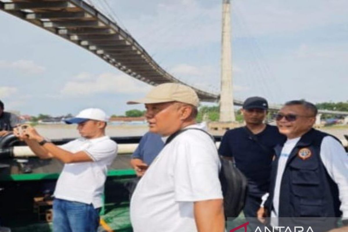 Jembatan Gentala Arasy dinilai aman usai disenggol tongkang