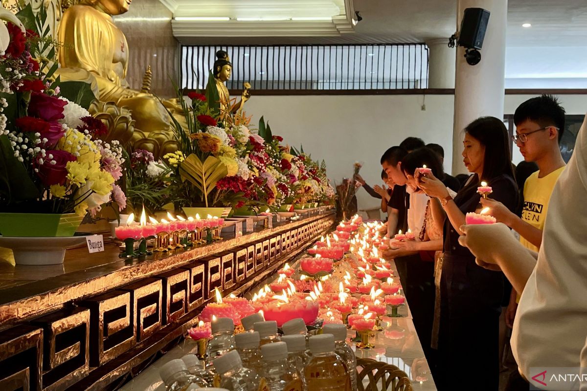 Batam: Maitreya Temple serves up halal, veg food on Vesak Day