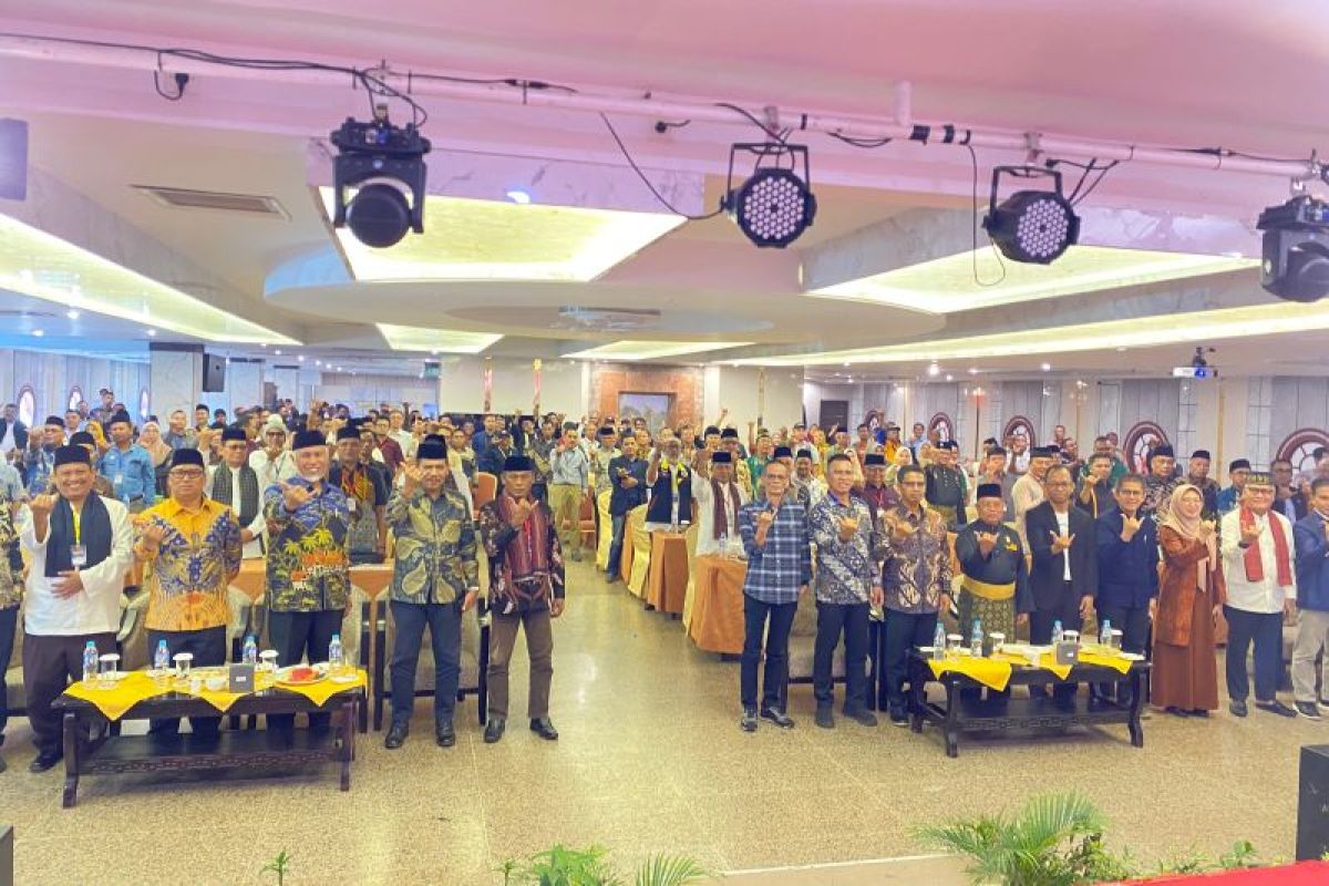 Buka Mubes ke-1 Organisasi Minang se-Kepulauan Riau, Gubernur Sumbar Ajak Perantau jadi Nasabah Bank Nagari