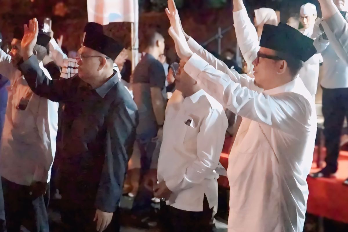 Bupati lepas keberangkatan 256 calon haji ke Asrama Haji Palembang