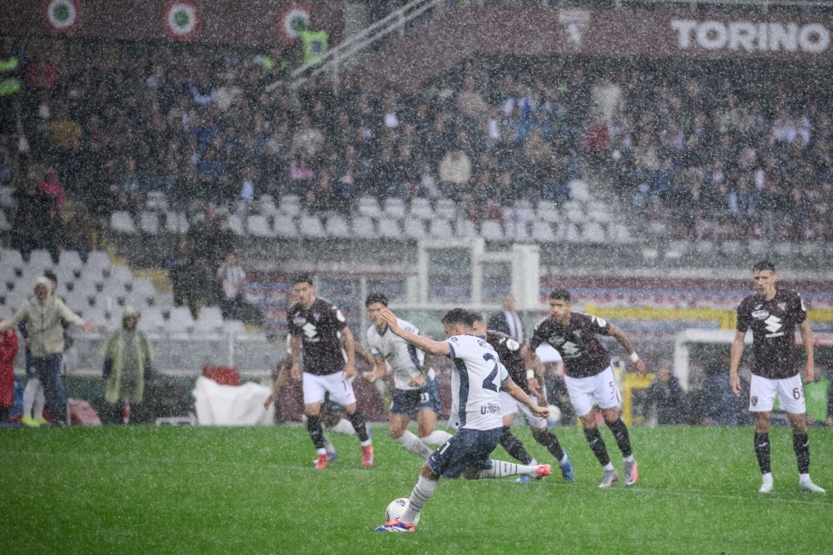 Inter Milan tempel ketat Napoli di klasemen sementara seusai kalahkan Torino 2-0