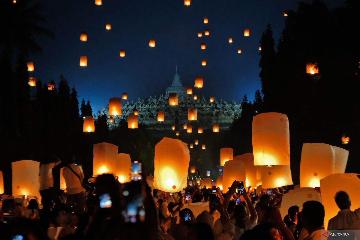 Borobudur symbolizes harmony between religious communities: Zon