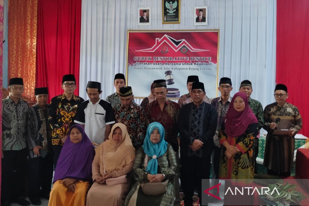 Hukuman kasus SARA di Rejang Lebong dengan cambuk lewat hukum adat
