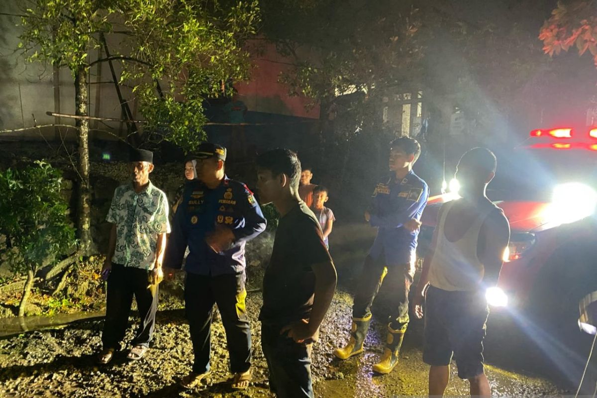 Warga Lamsel diminta waspada saat cuaca ekstrem