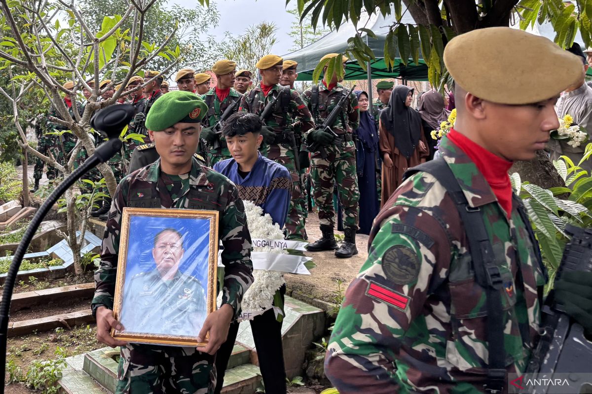 Korban pemunahan amunisi, Mayor Anda dikenal sebagai sosok militan