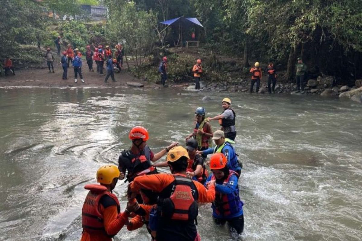 Tim SAR temukan korban meninggal terseret arus Sungai Savana Maros
