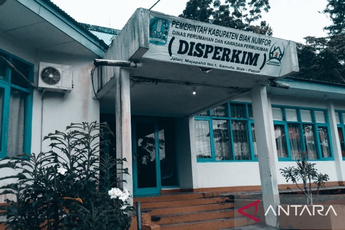Biak rehabilitasi dan bangun 59 rumah layak huni bagi OAP