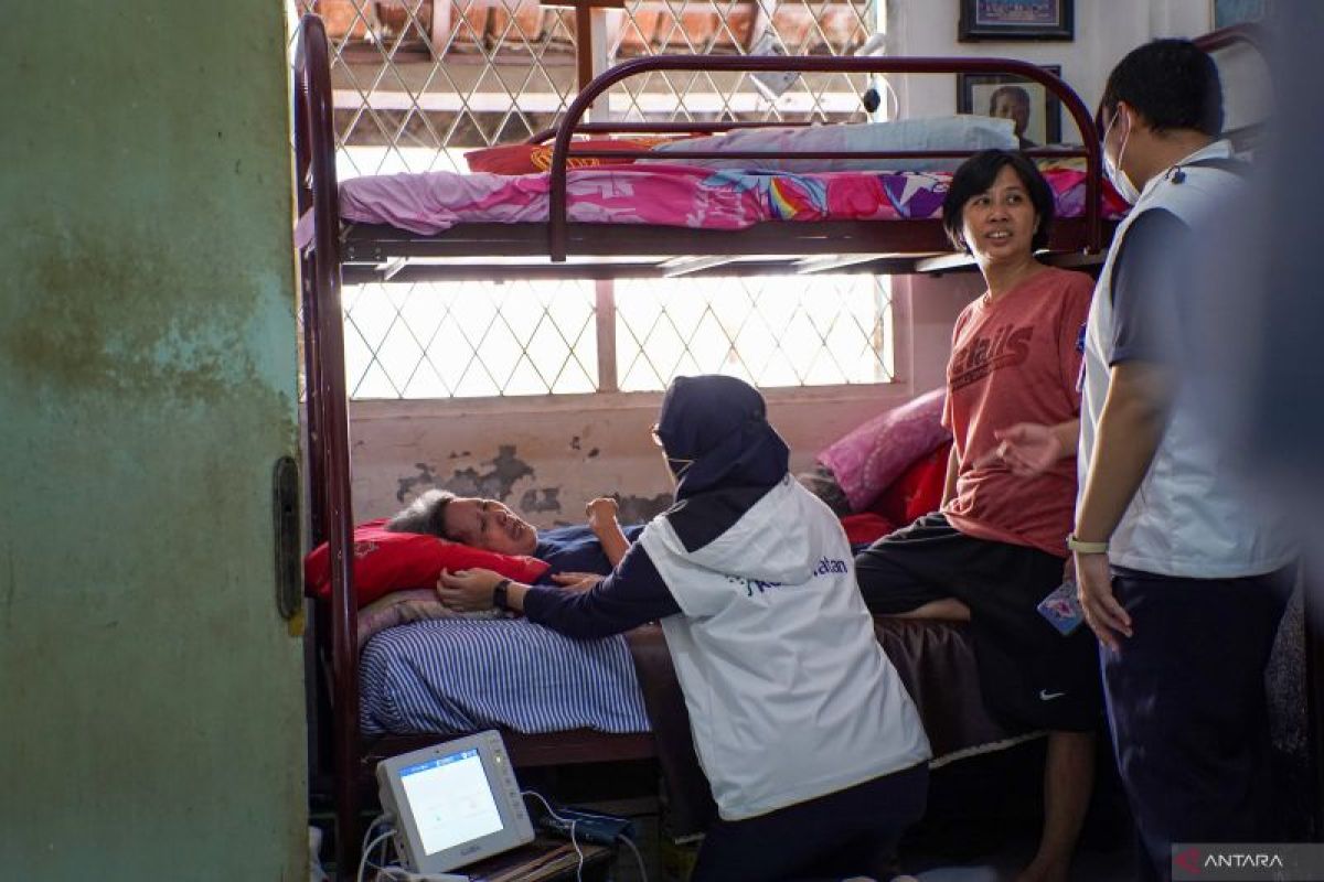 Skrining kesehatan jadi layanan yang diberikan "Pasukan Putih"