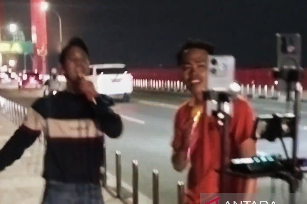 Pemkot Palembang larang warga lakukan "live streaming" media sosial di Jembatan Ampera