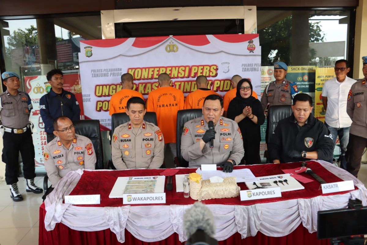 Polisi tangkap empat pelaku pencurian sepeda motor di Jakut