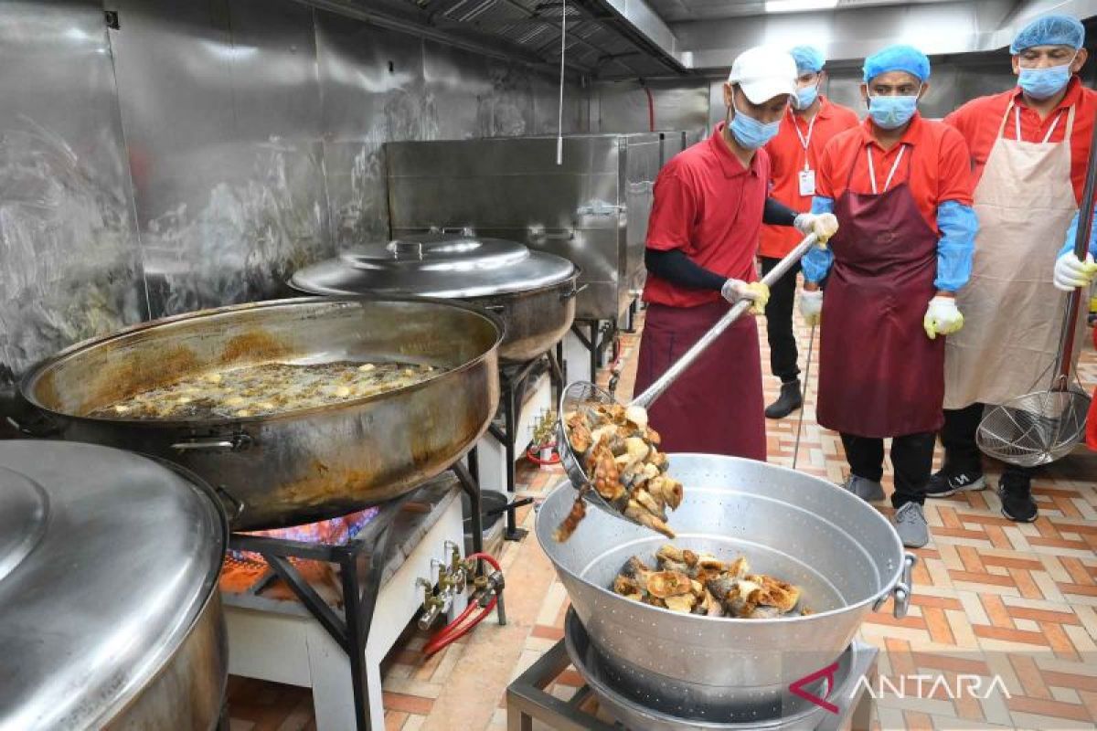 Merawat kekhusyukan ibadah lewat cita rasa nusantara