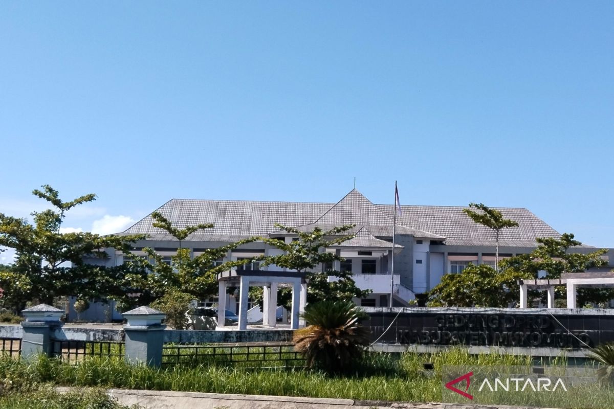 Setwan Mukomuko minta warga ikat anjing peliharaan