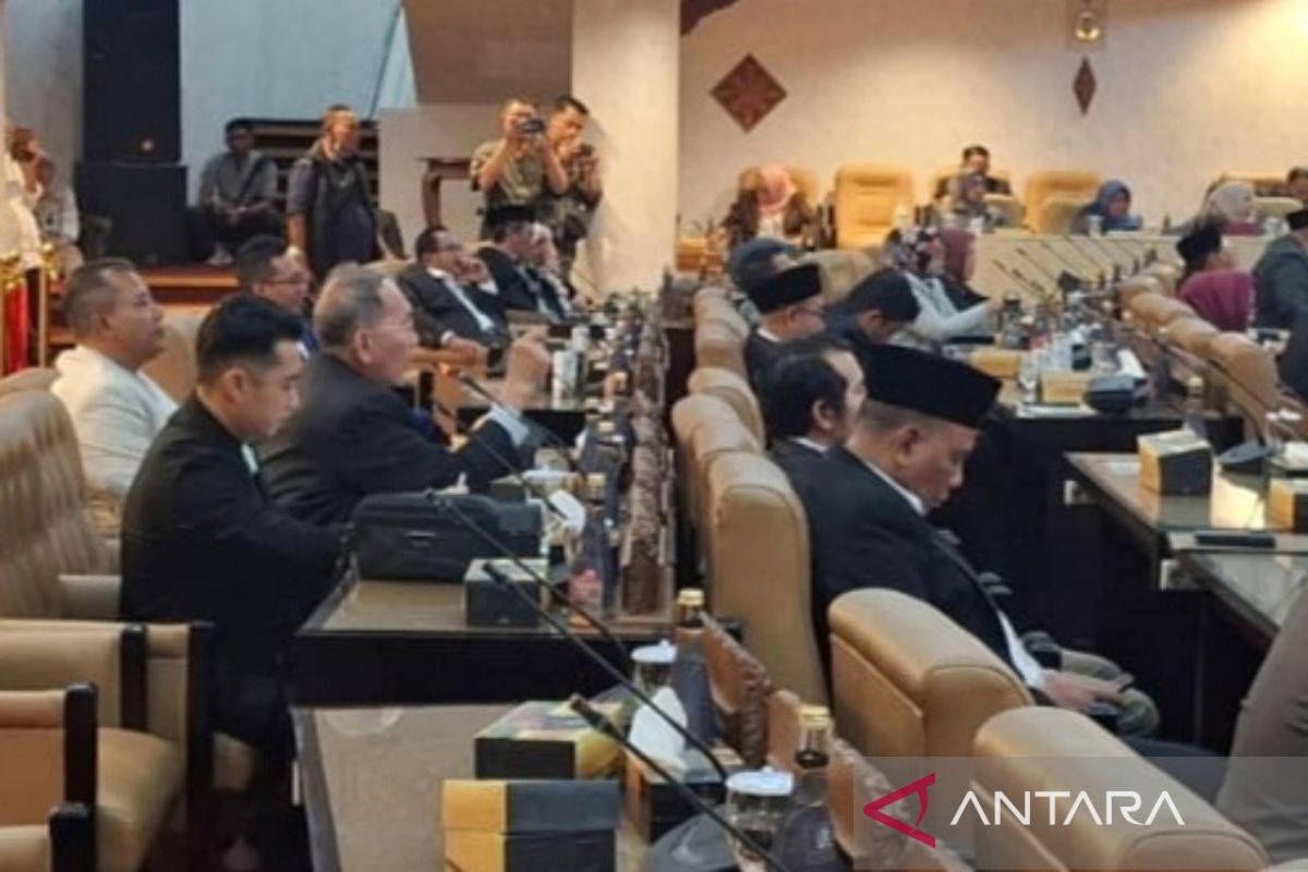 Sidang Paripurna DPRD Jatim diwarnai walkout anggota Fraksi Golkar